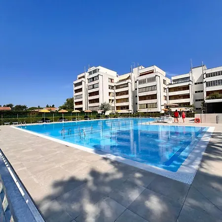 Complesso Mosaico Non Fornisce Prestazioni Di Carattere Alberghiero, Arredati Da Foto, Per Il Check In Agenzia Ferro Viale Francesco Petrarca 391 Ra * Lido Adriano