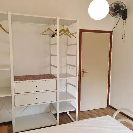 Complesso Mosaico Non Fornisce Prestazioni Di Carattere Alberghiero, Arredati Da Foto, Per Il Check In Agenzia Ferro Viale Francesco Petrarca 391 Ra