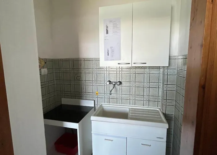 Complesso Mosaico Non Fornisce Prestazioni Di Carattere Alberghiero, Arredati Da Foto, Per Il Check In Agenzia Ferro Viale Francesco Petrarca 391 Ra Daire *