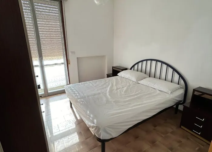 Complesso Mosaico Non Fornisce Prestazioni Di Carattere Alberghiero, Arredati Da Foto, Per Il Check In Agenzia Ferro Viale Francesco Petrarca 391 Ra *