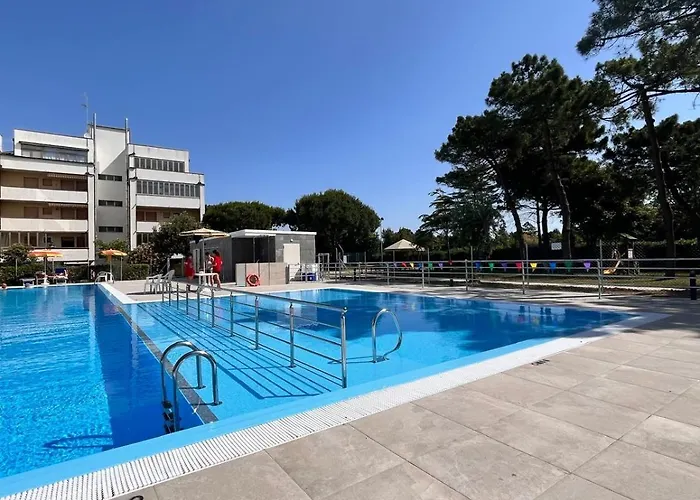 Complesso Mosaico Non Fornisce Prestazioni Di Carattere Alberghiero, Arredati Da Foto, Per Il Check In Agenzia Ferro Viale Francesco Petrarca 391 Ra *