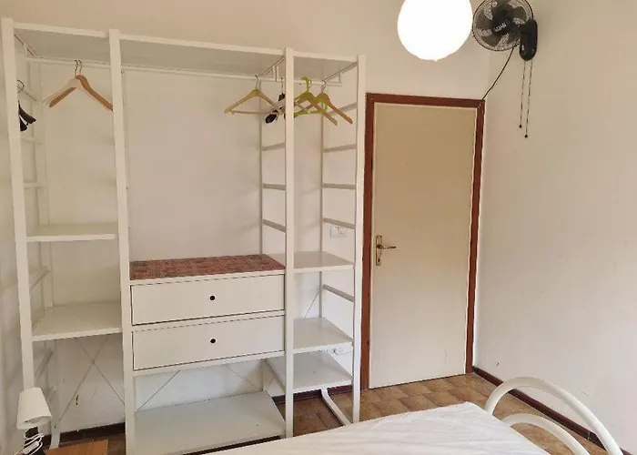 Complesso Mosaico Non Fornisce Prestazioni Di Carattere Alberghiero, Arredati Da Foto, Per Il Check In Agenzia Ferro Viale Francesco Petrarca 391 Ra