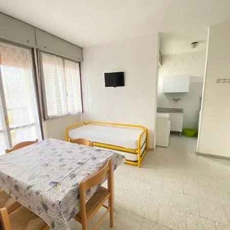 Complesso Mosaico Non Fornisce Prestazioni Di Carattere Alberghiero, Arredati Da Foto, Per Il Check In Agenzia Ferro Viale Francesco Petrarca 391 Ra * Lido Adriano