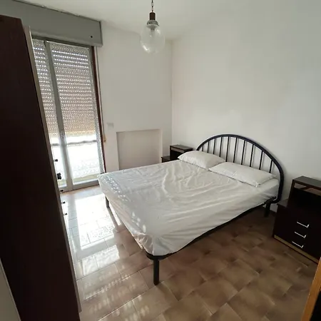 Complesso Mosaico Non Fornisce Prestazioni Di Carattere Alberghiero, Arredati Da Foto, Per Il Check In Agenzia Ferro Viale Francesco Petrarca 391 Ra *