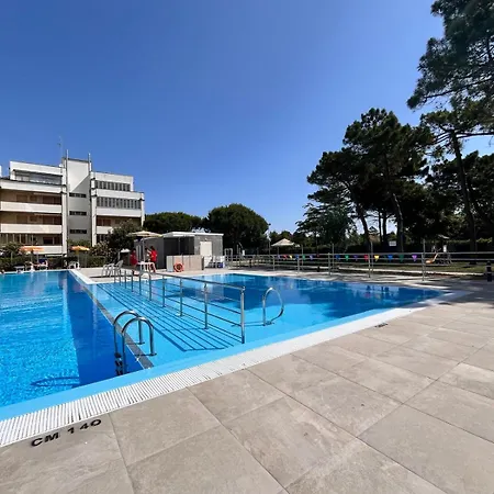 Complesso Mosaico Non Fornisce Prestazioni Di Carattere Alberghiero, Arredati Da Foto, Per Il Check In Agenzia Ferro Viale Francesco Petrarca 391 Ra *