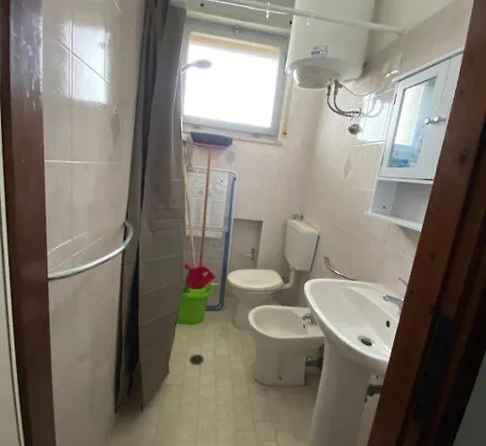 Complesso Mosaico Non Fornisce Prestazioni Di Carattere Alberghiero, Arredati Da Foto, Per Il Check In Agenzia Ferro Viale Francesco Petrarca 391 Ra * リド・アドリアーノ